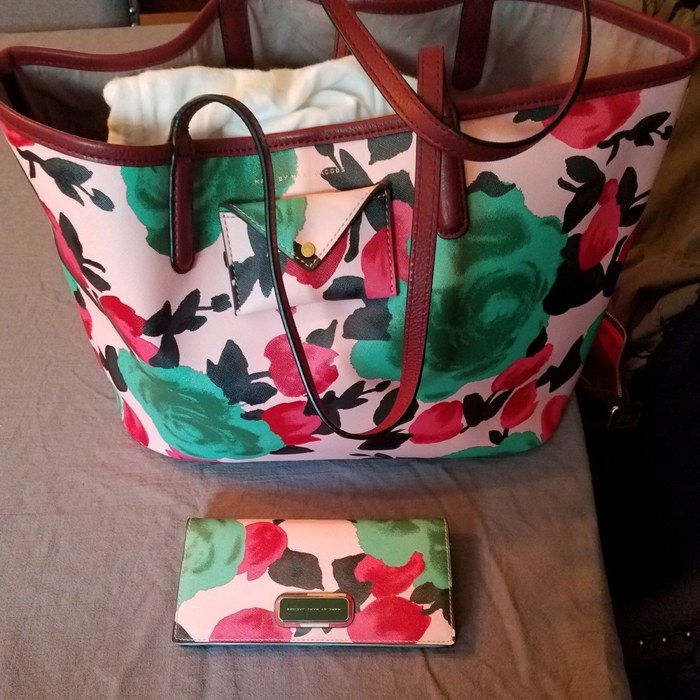 Marc Jacobs Desert Rose tote and wallet
